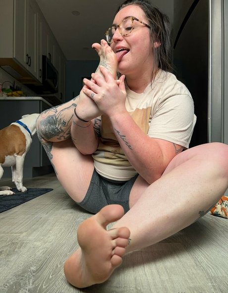 lovethesemilkytitties star hot image