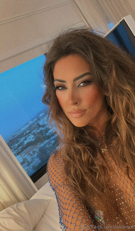 alileeof adult model gallery