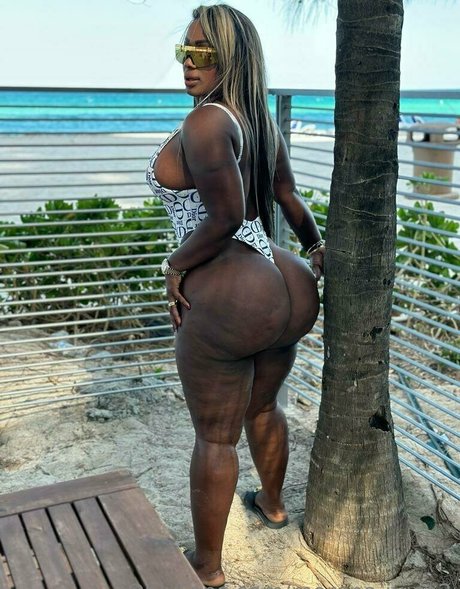 morena juice2 naked actress image