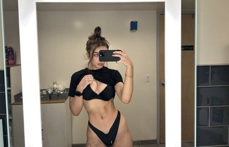 Alyssa Keller pornographic actress picture