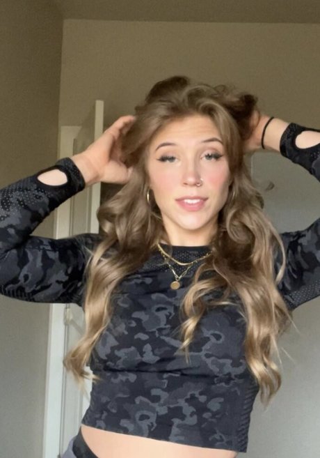 Betsy Parmley sexy actress picture