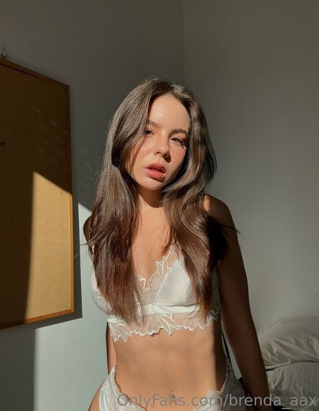 brenda aax erotic pornstar picture