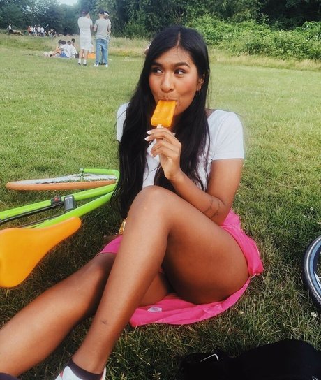 Ash Sarkar pornstar high quality images