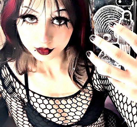 Zirakillz model hd pic