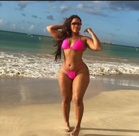 KailaQuiroz beautiful star pic