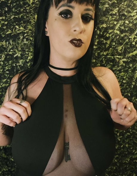 faydra black model perfect photos