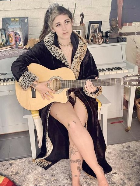 Sierra Ferrell perfect actress galleries