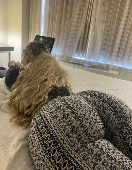 shelsonlyfans xxx actress image