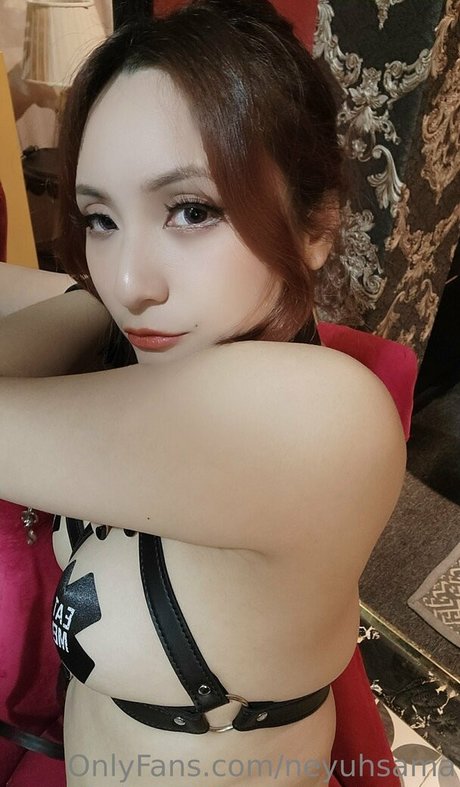 Neyu H Cosplay model xxx picture