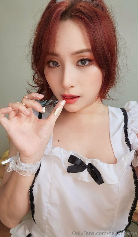 Neyu H Cosplay star adult images