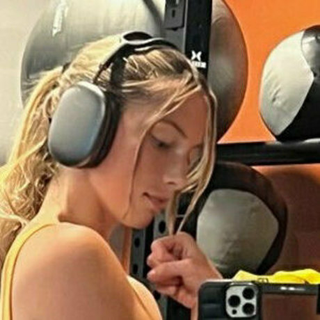 Therealskyblue model nice image