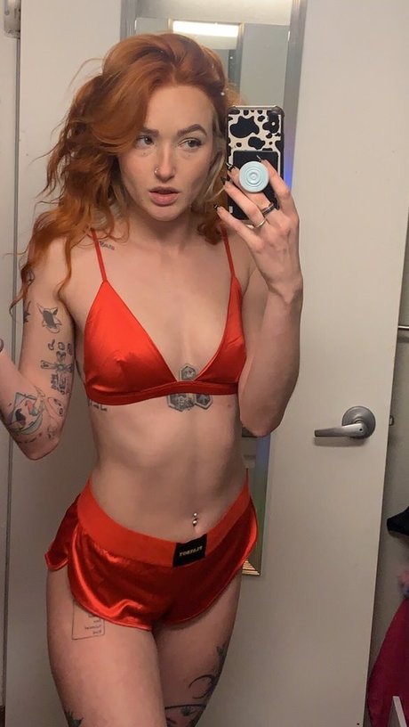 Indoor wilding pornstar sex pictures