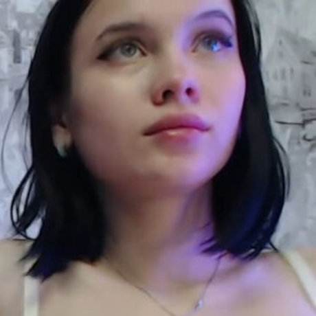 Qqpon high quality model photo