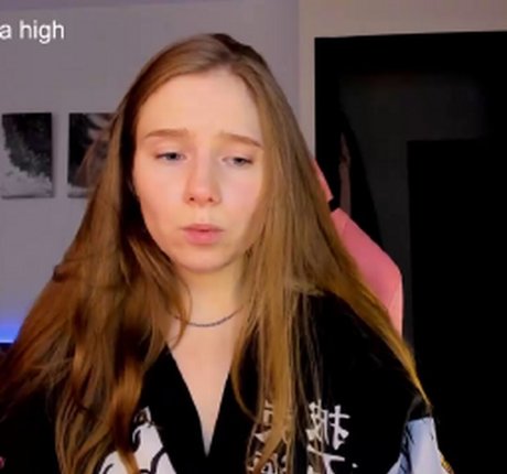 Recurbate S pornographic model img