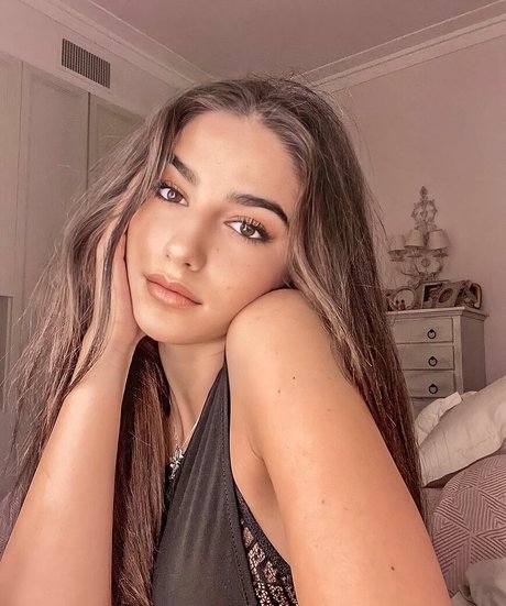 Ami vichei art pornstar pic