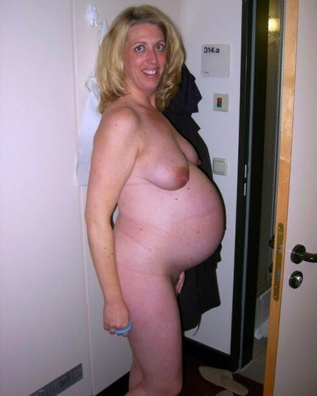 Pregnant Women sexy pornstar img