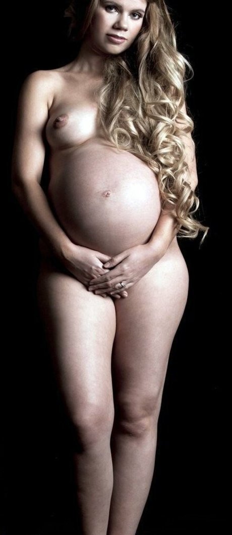 Pregnant Women star nude image