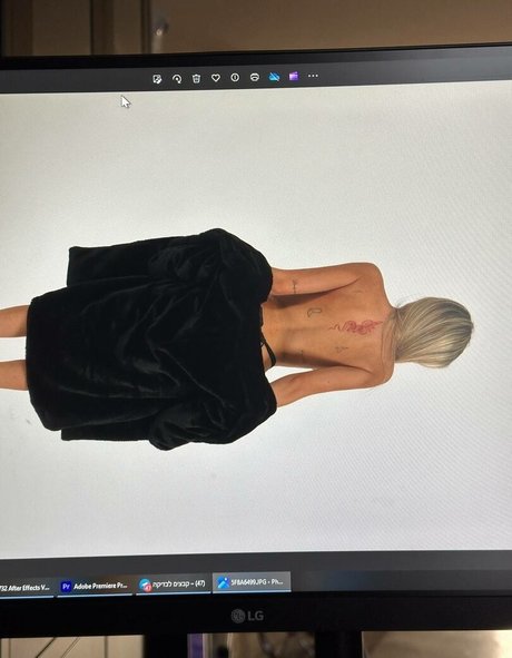 May Arev model pretty picture