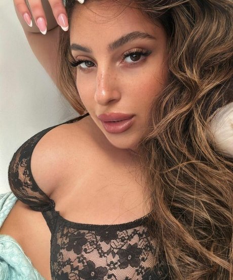 Ortal Zfania model adult img