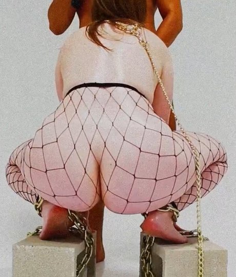 June Lovejoy hot star img