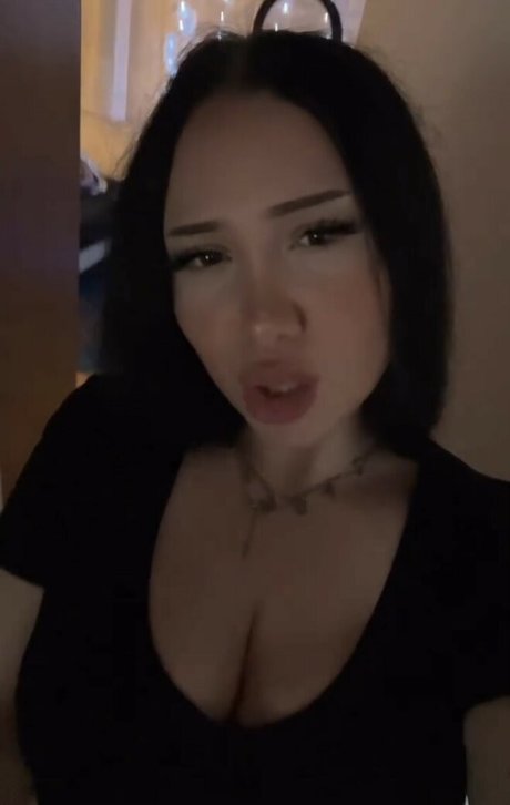 yasilisches pornstar naked galleries