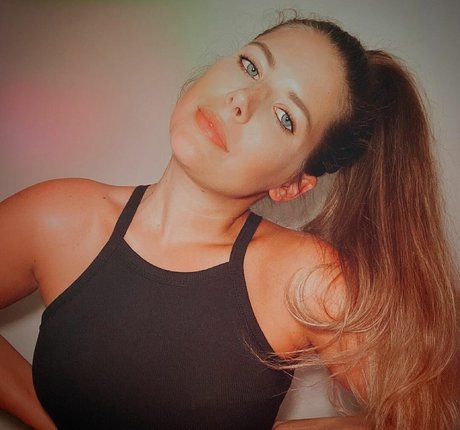 lindseyyok pretty actress pic