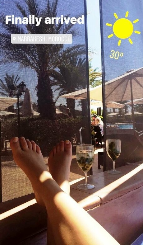 Sophie Nelisse model top image