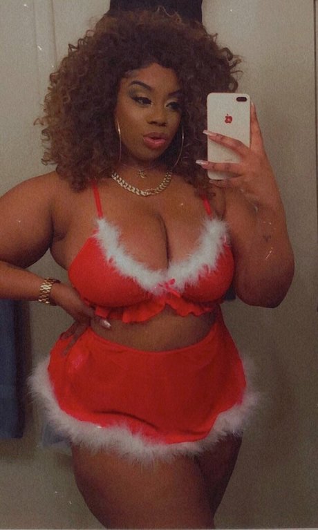 ILookLikeBaae sexy model img