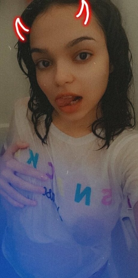 lallypop18 beautiful actress image