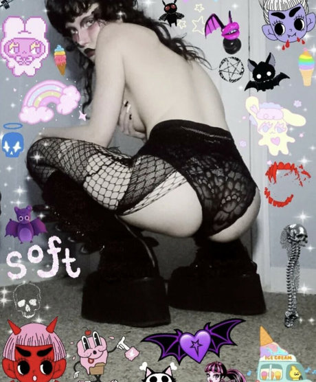 Tap3w0rm tummy exclusive star pic