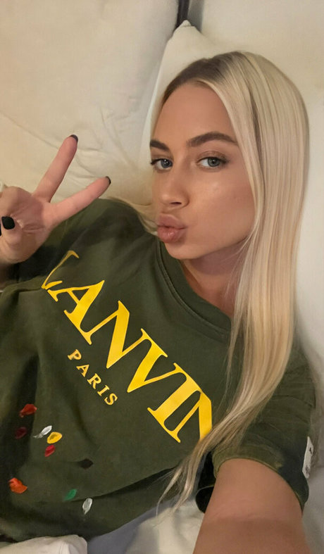 lolaa fansvip pornstar xxx image