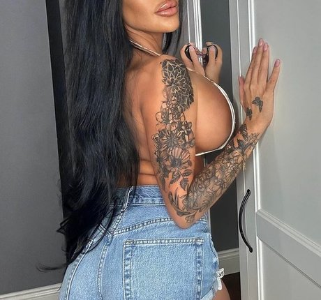 Holly James exclusive model images