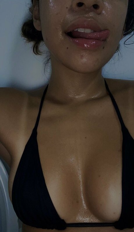 Mavialvc pretty pornstar pics