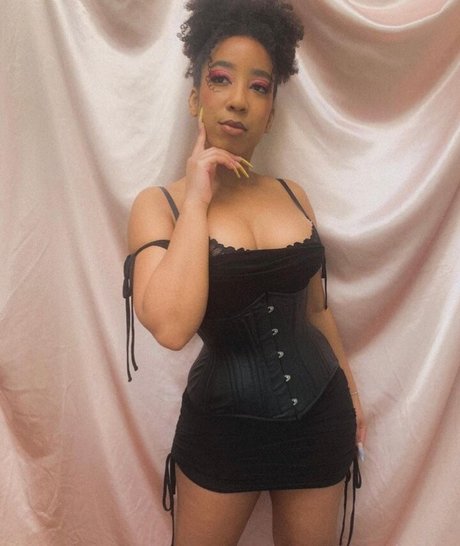 Rappers Daughters pornstar art pic