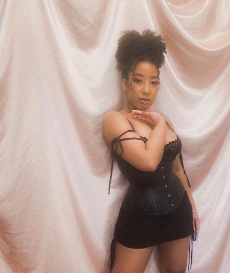 Rappers Daughters model pretty archive