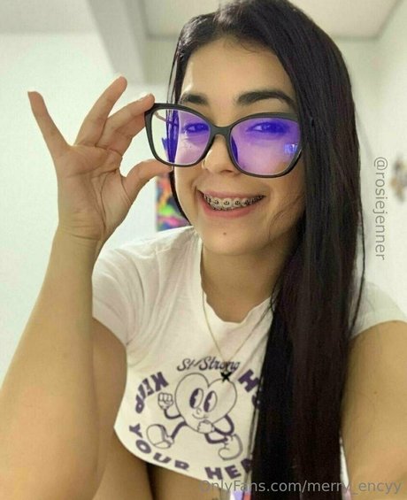 female popular onlyfans sexy nudes photo