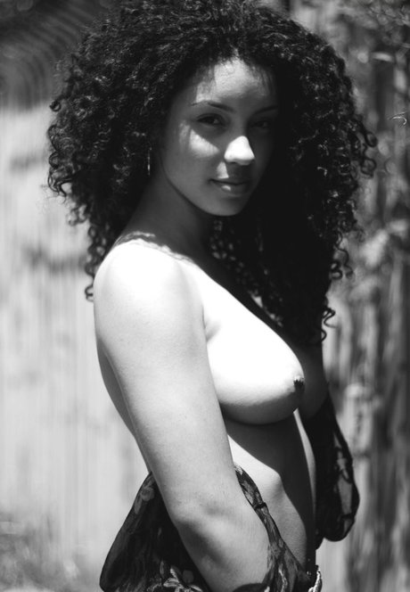 Christina Santini model hd picture