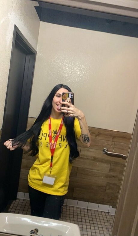 lost cos nude star galleries