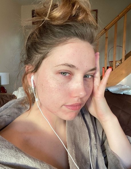 Aworyn porn model pictures