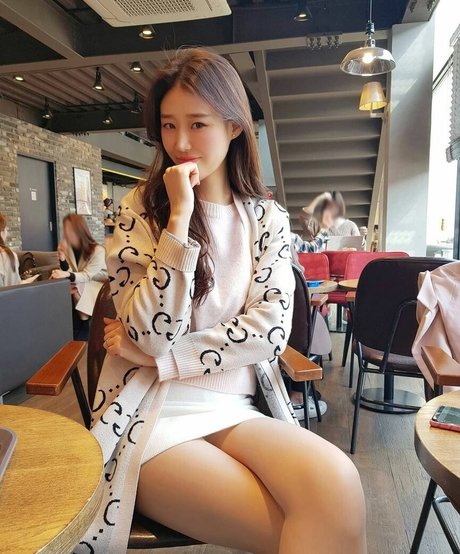 Honeyhani model sexy pics