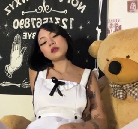 manukitty beautiful star img