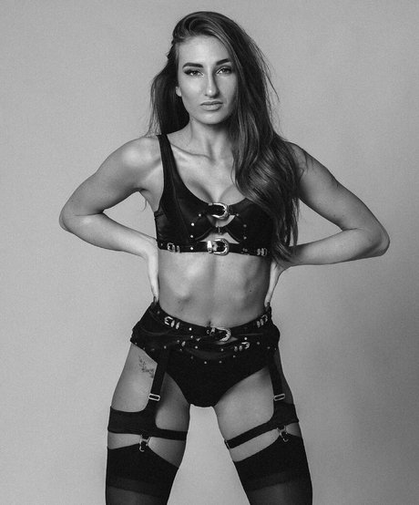 Dutch Deelee model xxx pic