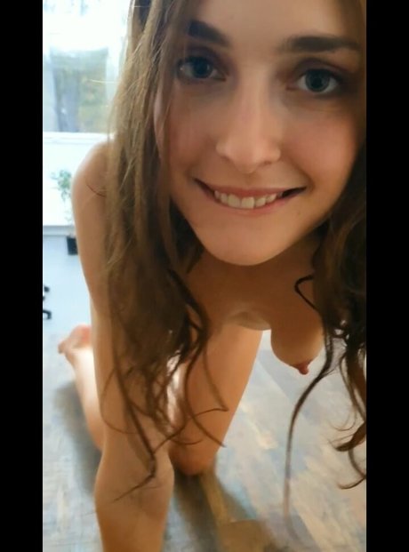 Koketochka555 nude actress gallery