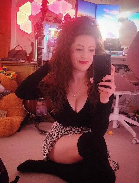 EmmaGraceGuitar pornographic star pic