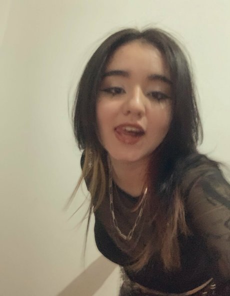 sayu zx naked actress pictures