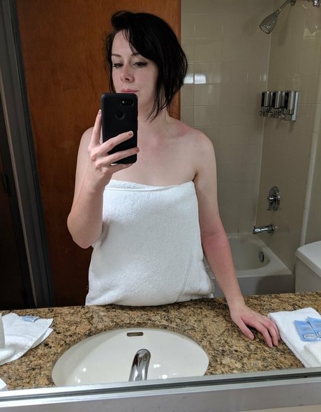 peachbellini hd actress archive