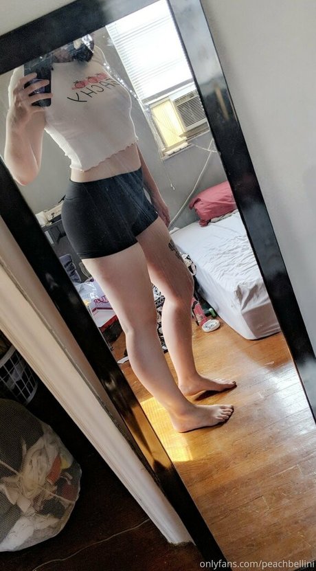 peachbellini nude star gallery