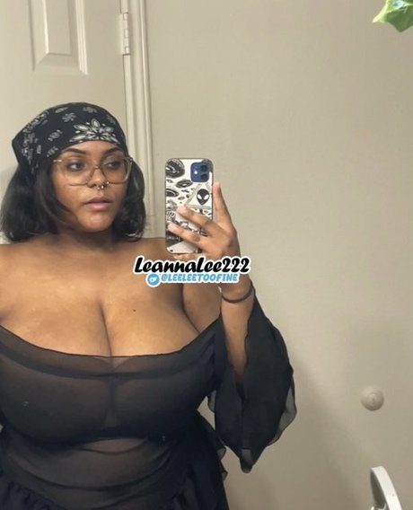 Leeleetoohigh model free pictures