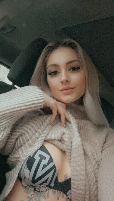 blondifree pornographic model image