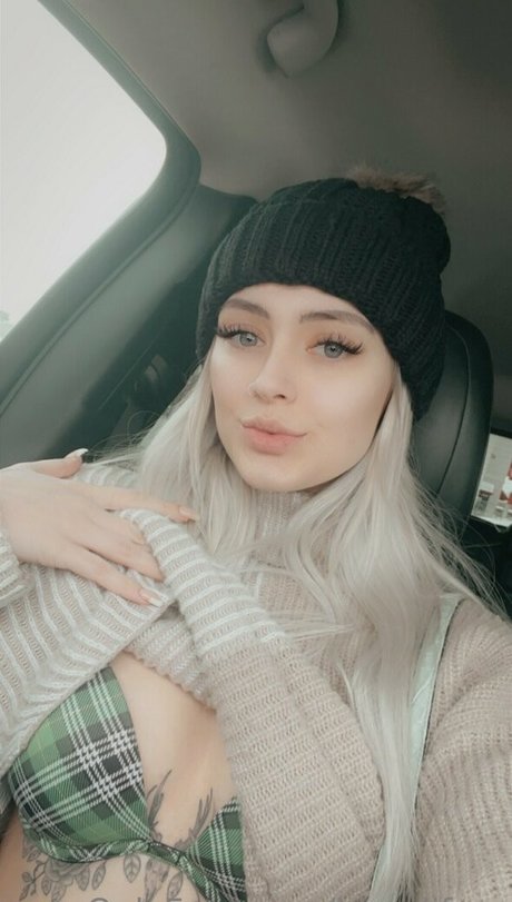 blondifree model xxx image